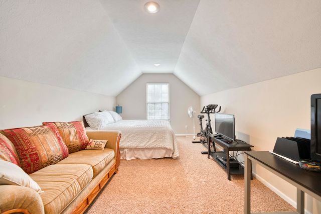 5685 S Fox Hollow Avenue, Springfield, MO 65810