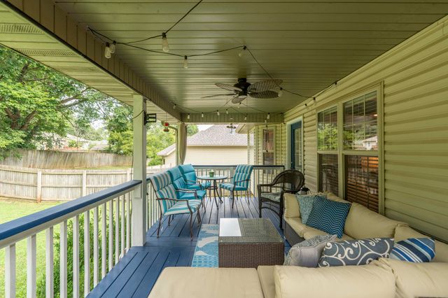 5685 S Fox Hollow Avenue, Springfield, MO 65810