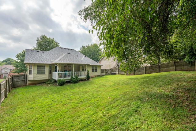 5685 S Fox Hollow Avenue, Springfield, MO 65810