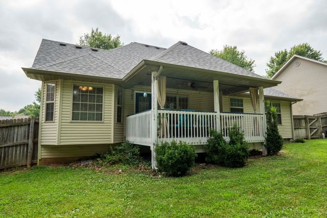 5685 S Fox Hollow Avenue, Springfield, MO 65810