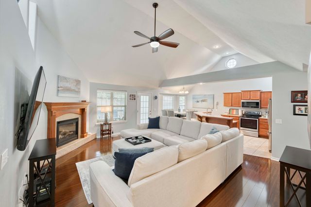 5685 S Fox Hollow Avenue, Springfield, MO 65810