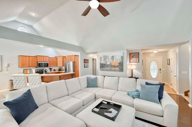 5685 S Fox Hollow Avenue, Springfield, MO 65810