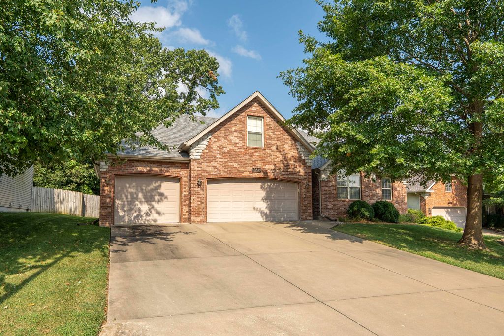 5685 S Fox Hollow Avenue, Springfield, MO 65810