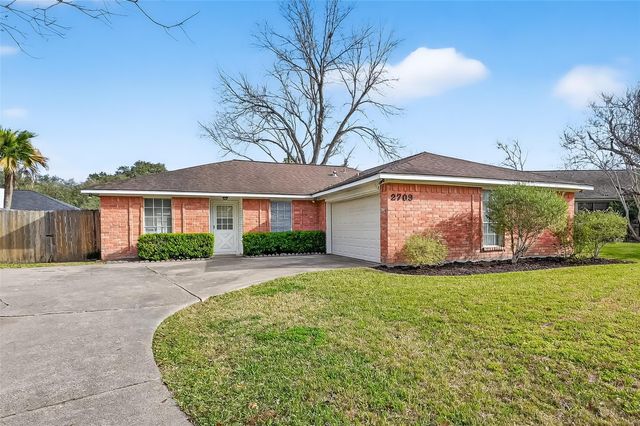 2709 Lee Circle, Rosenberg, TX 77471