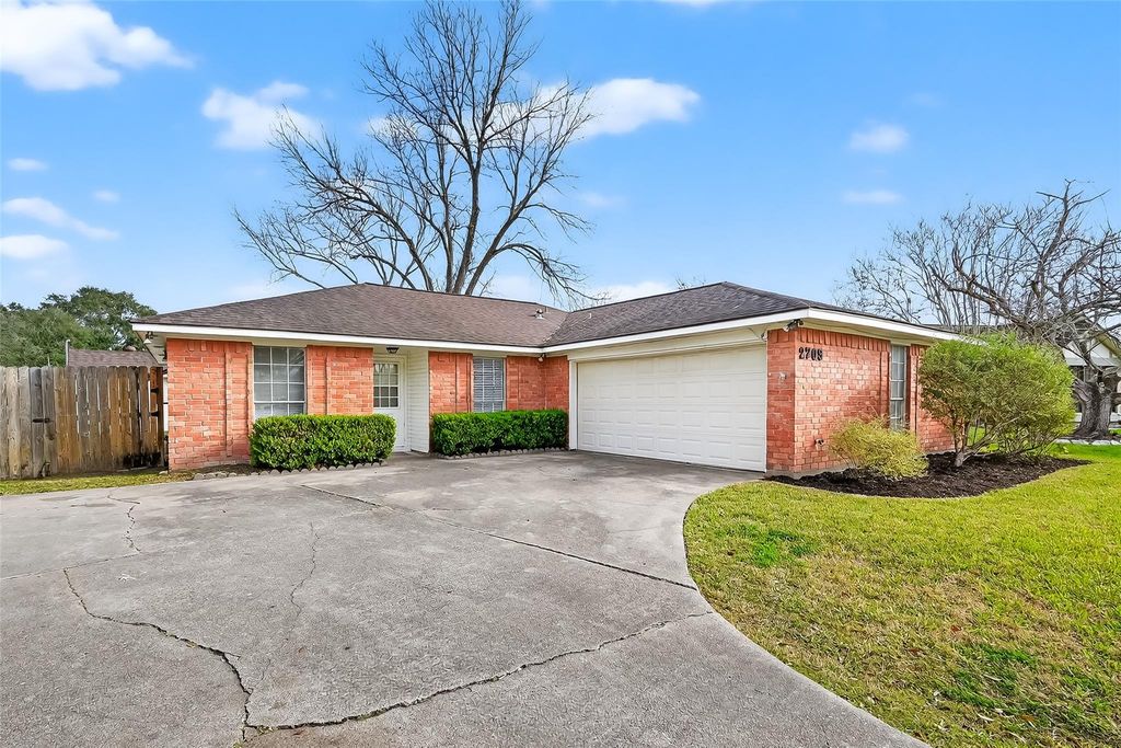 2709 Lee Circle, Rosenberg, TX 77471