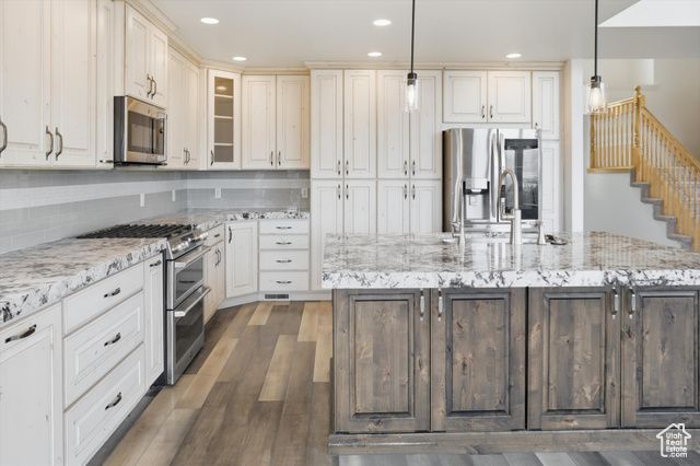 2262 S MAVERICK RD, Saratoga Springs, UT 84045