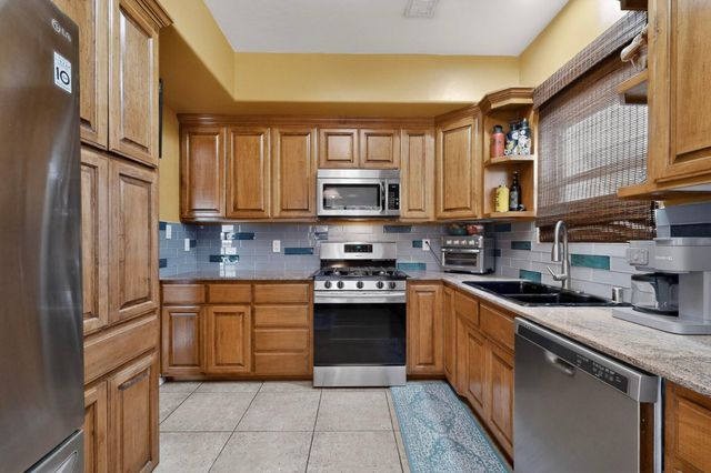4736 Spanish Sun Avenue NE, Albuquerque, NM 87110