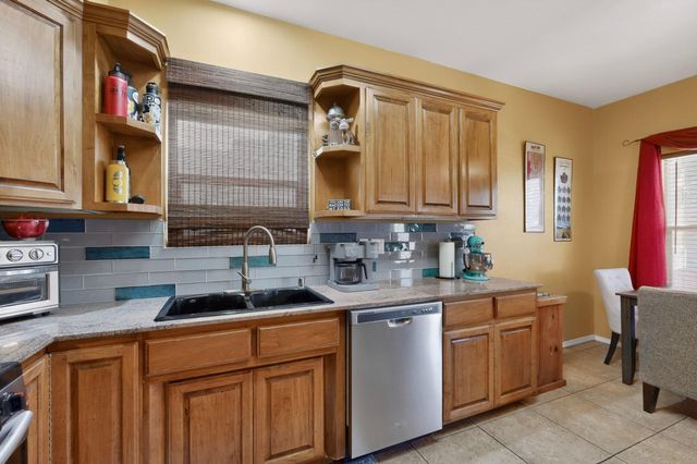 4736 Spanish Sun Avenue NE, Albuquerque, NM 87110