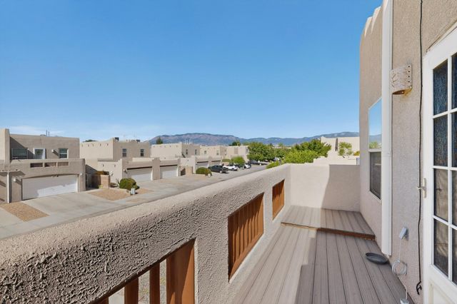 4736 Spanish Sun Avenue NE, Albuquerque, NM 87110
