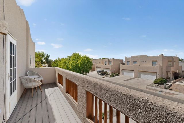 4736 Spanish Sun Avenue NE, Albuquerque, NM 87110