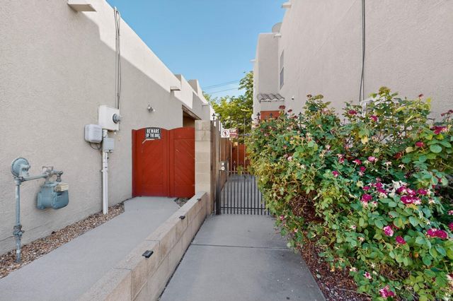 4736 Spanish Sun Avenue NE, Albuquerque, NM 87110