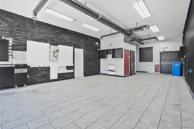 2028 N Telegraph Road, Dearborn, MI 48128