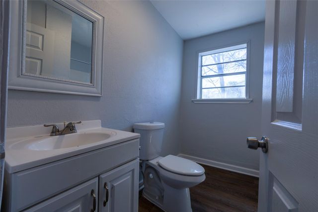 2304 Thrasher LN A, Austin, TX 78741