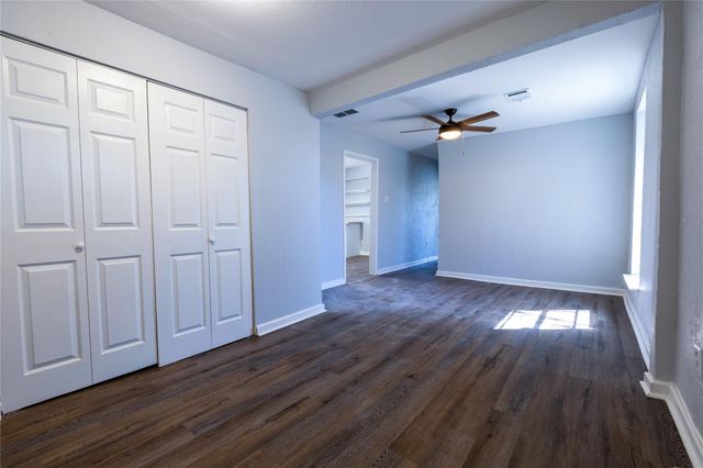 2304 Thrasher LN A, Austin, TX 78741