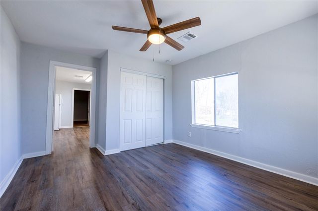 2304 Thrasher LN A, Austin, TX 78741