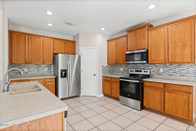 402 HEARTHSIDE Court, Orange Park, FL 32065