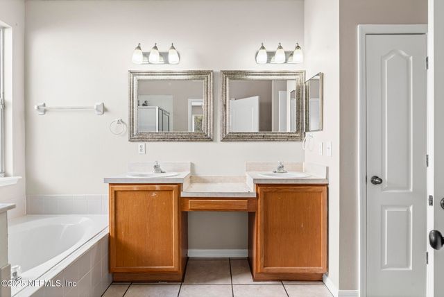 402 HEARTHSIDE Court, Orange Park, FL 32065