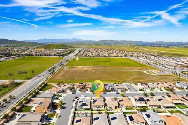 2409 Tulip Dr, Perris, CA 92570