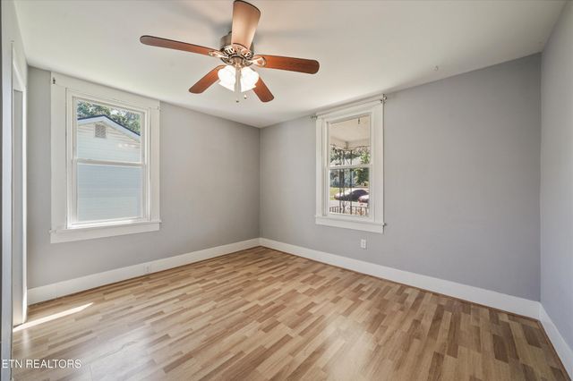 1735 Nickerson Ave, Knoxville, TN 37917