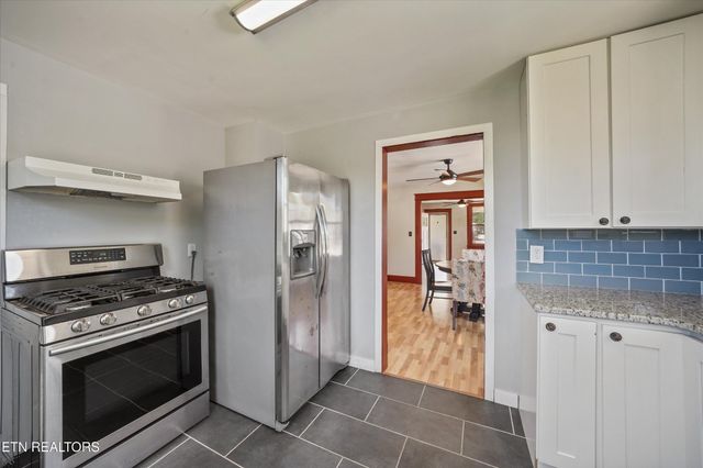 1735 Nickerson Ave, Knoxville, TN 37917