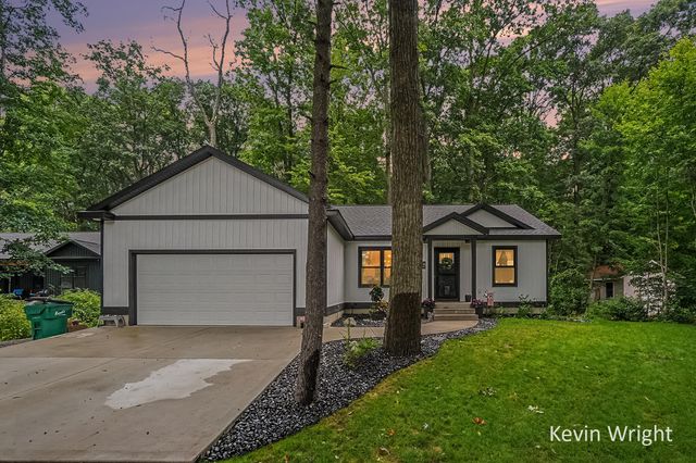 2848 Farr Road, Fruitport Twp, MI 49415