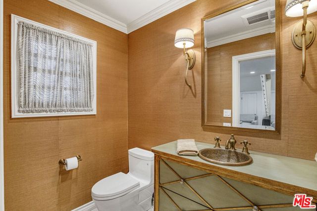 3690 Crownridge Drive, Sherman Oaks, CA 91403