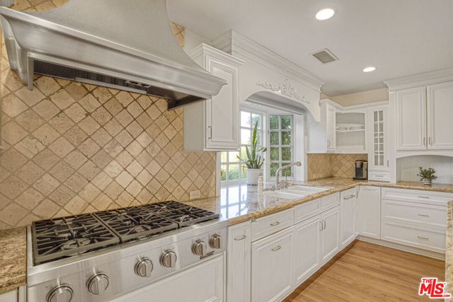 3690 Crownridge Drive, Sherman Oaks, CA 91403