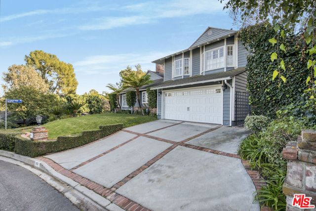 3690 Crownridge Drive, Sherman Oaks, CA 91403