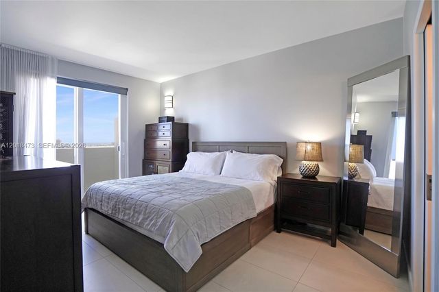 1621 Bay Rd PH1, Miami Beach, FL 33139
