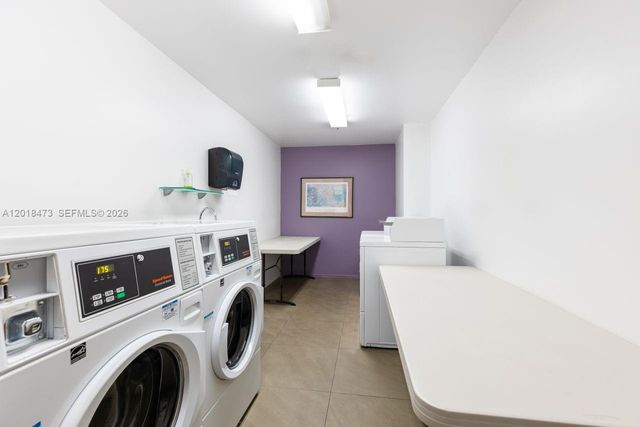 1621 Bay Rd PH1, Miami Beach, FL 33139