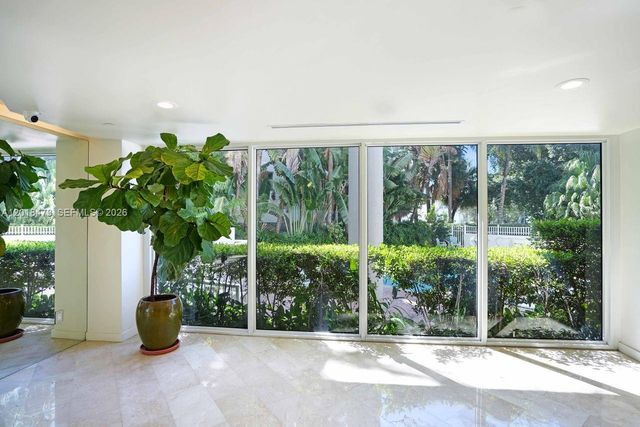 1621 Bay Rd PH1, Miami Beach, FL 33139