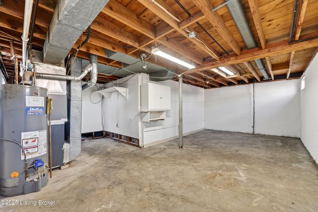 6807 Rock Forest Dr, Louisville, KY 40219