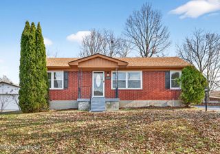 6807 Rock Forest Dr, Louisville, KY 40219