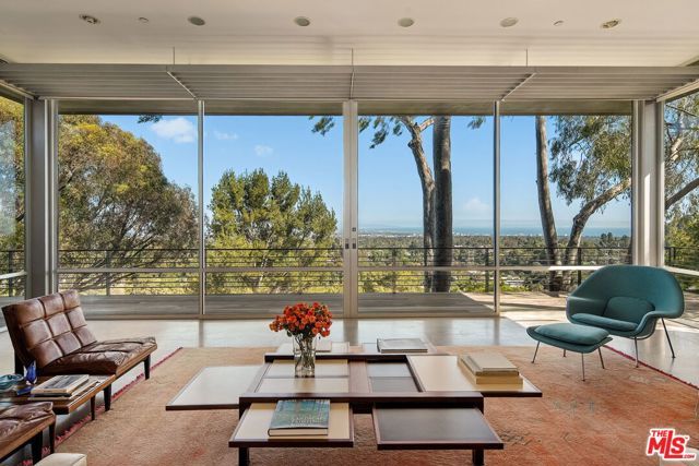 901 Kenter Way, Los Angeles, CA 90049