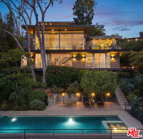 901 Kenter Way, Los Angeles, CA 90049