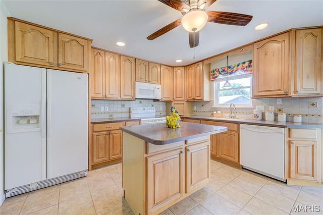 3017 Valley Vista Drive, St Peters, MO 63376