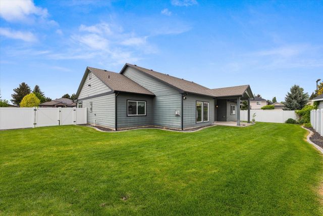 7604 N E St, Spokane, WA 99208