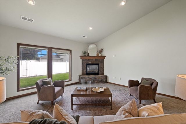 7604 N E St, Spokane, WA 99208