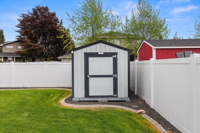 7604 N E St, Spokane, WA 99208