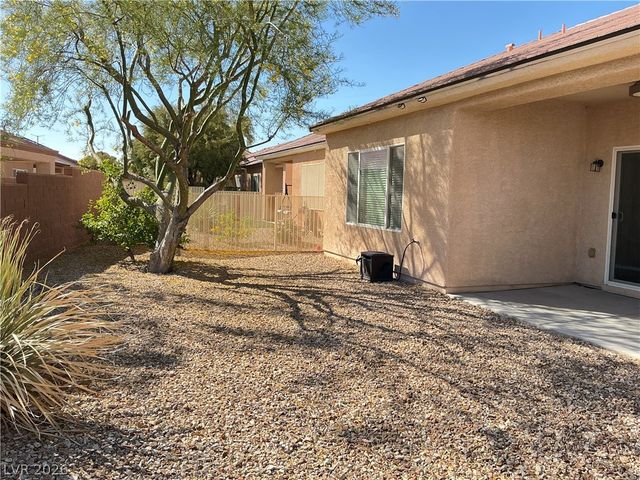 2105 Bay Thrush Way, North Las Vegas, NV 89084