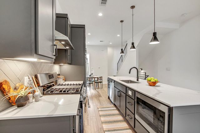 2804 S 1st ST 1108, Austin, TX 78704