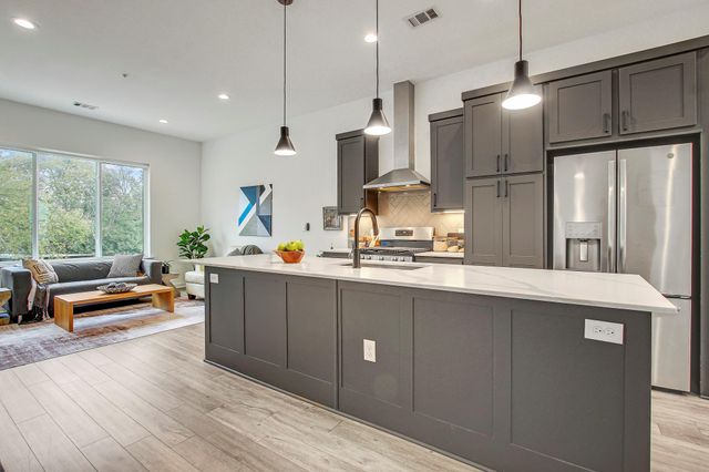 2804 S 1st ST 1108, Austin, TX 78704