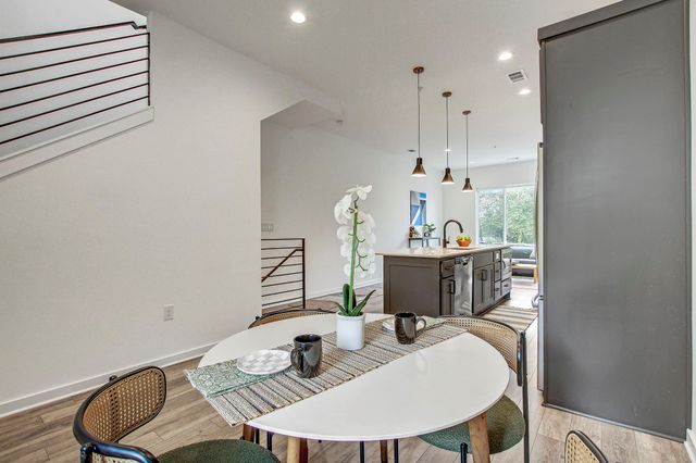 2804 S 1st ST 1108, Austin, TX 78704