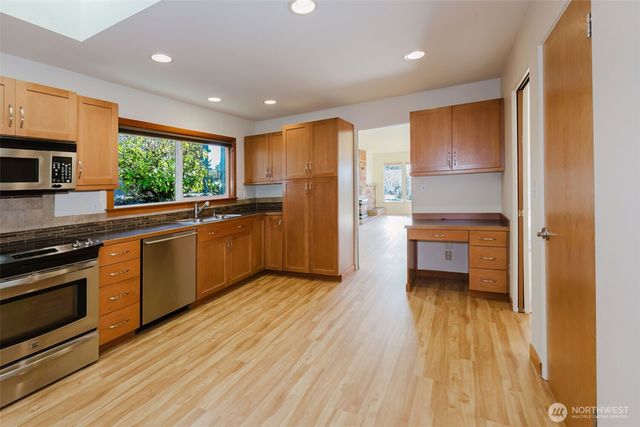 2110 E 17th Street, Bremerton, WA 98310