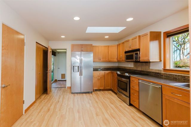 2110 E 17th Street, Bremerton, WA 98310