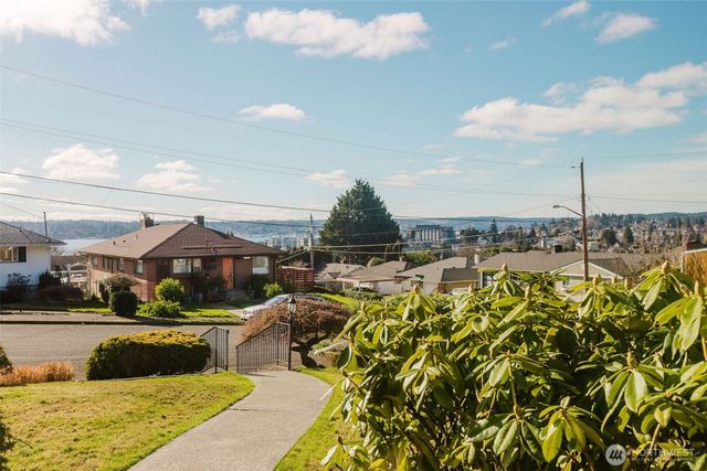 2110 E 17th Street, Bremerton, WA 98310