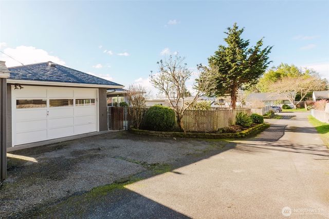 2110 E 17th Street, Bremerton, WA 98310