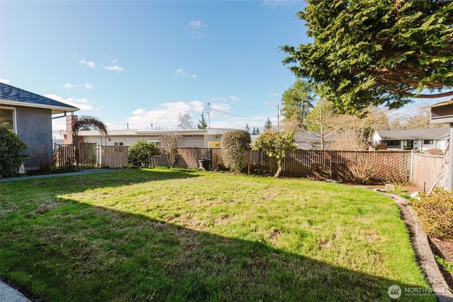 2110 E 17th Street, Bremerton, WA 98310