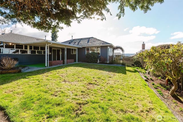 2110 E 17th Street, Bremerton, WA 98310