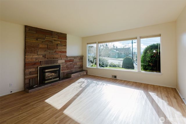 2110 E 17th Street, Bremerton, WA 98310